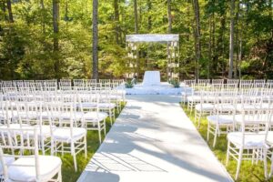 Table and Chair Rental Tips for Outdoor Weddings in NYC